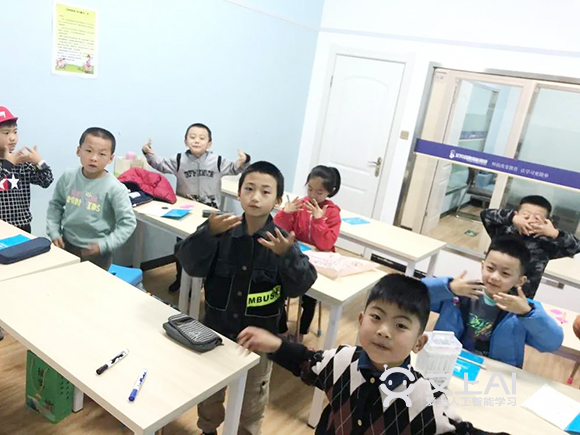艾上AI甘肃天水麦积校区：教育要兼顾趣味性和连贯性4